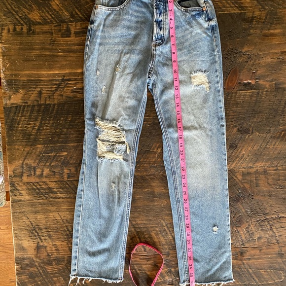 BDG High-waisted Slim Straight Jean In Distressed Vintage Denim Light - Picture 12 of 12